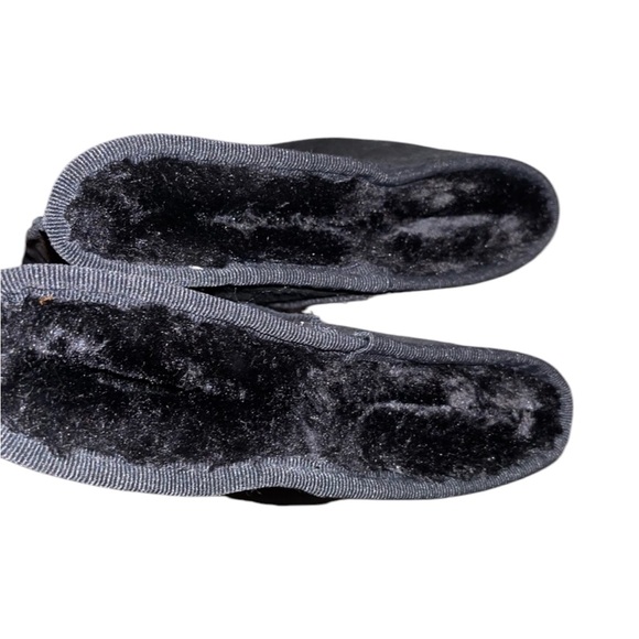 Black Uggs Size 8 - Picture 2 of 7